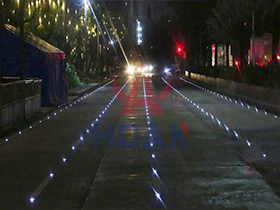 Tachas Solares en la Sierra de Colombia: Cómo Instalarlas y Mejorar la Seguridad Vial Nocturna
